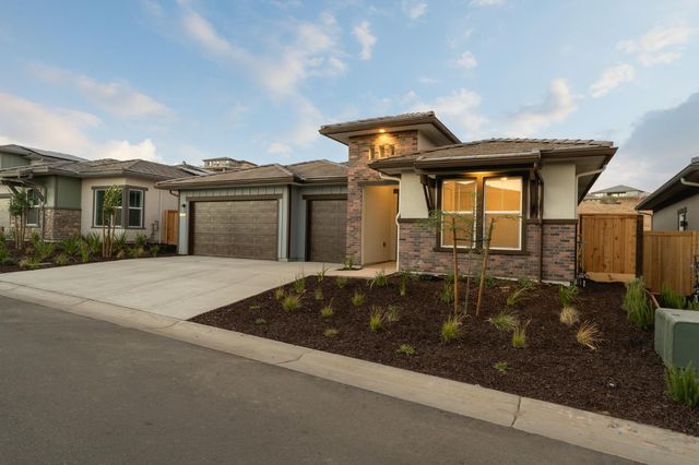 8099 Creek View, Friant, CA 93626