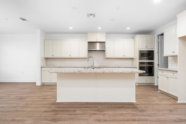 8099 Creek View, Friant, CA 93626