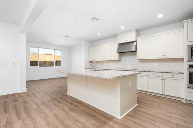 8099 Creek View, Friant, CA 93626