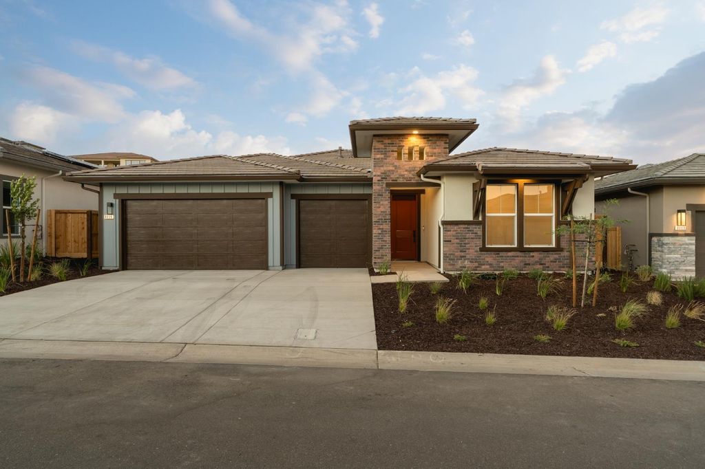 8099 Creek View, Friant, CA 93626