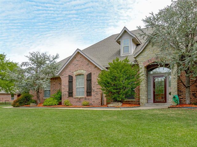 8762 Palermo Drive, Edmond, OK 73034