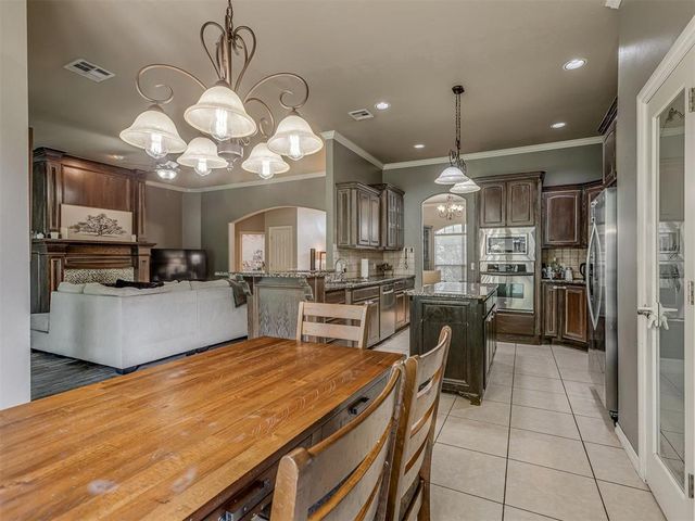 8762 Palermo Drive, Edmond, OK 73034