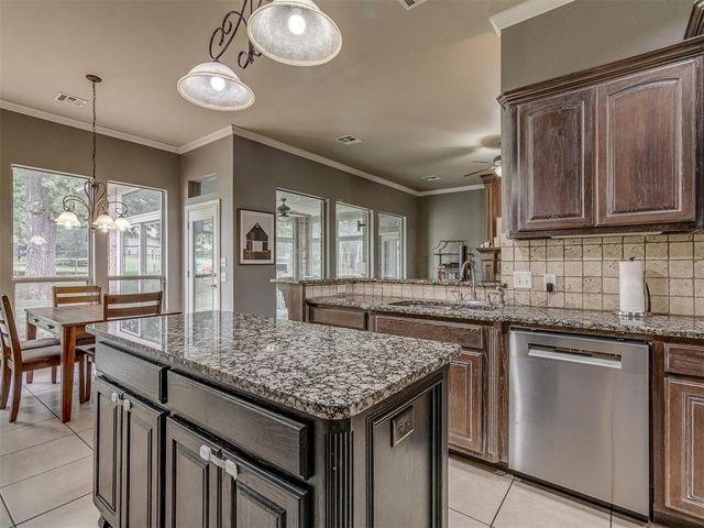 8762 Palermo Drive, Edmond, OK 73034