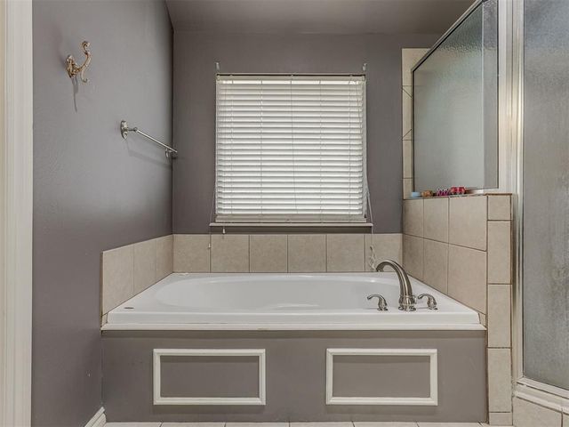 8762 Palermo Drive, Edmond, OK 73034