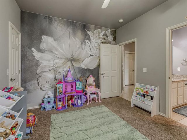 8762 Palermo Drive, Edmond, OK 73034