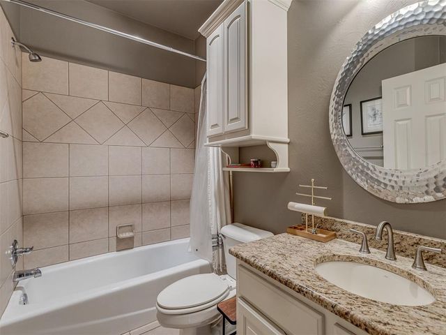 8762 Palermo Drive, Edmond, OK 73034