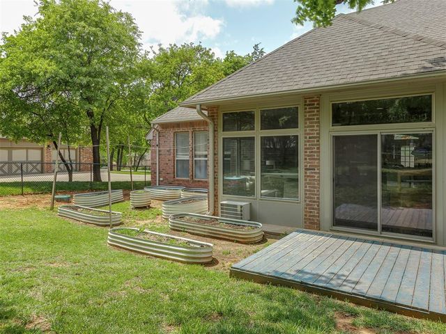 8762 Palermo Drive, Edmond, OK 73034