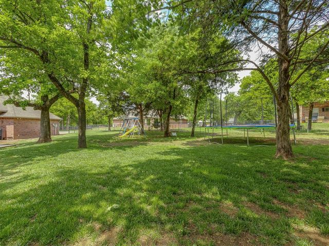 8762 Palermo Drive, Edmond, OK 73034
