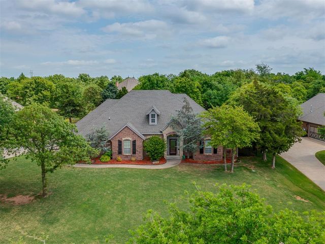8762 Palermo Drive, Edmond, OK 73034