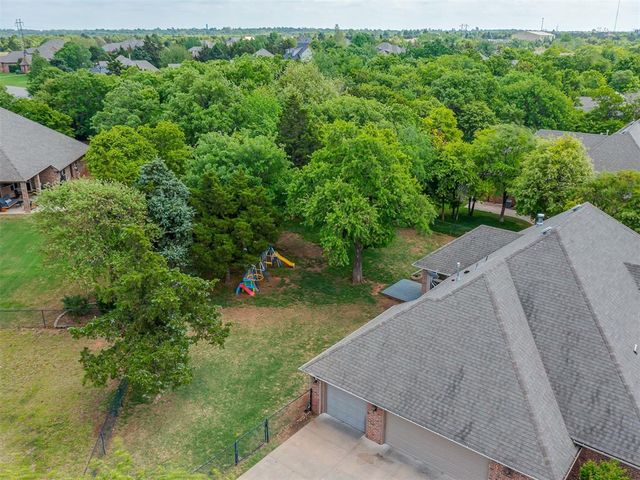 8762 Palermo Drive, Edmond, OK 73034