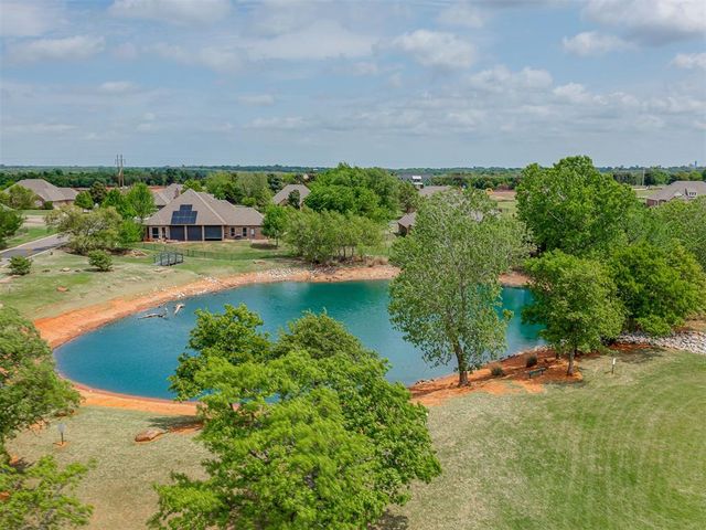 8762 Palermo Drive, Edmond, OK 73034