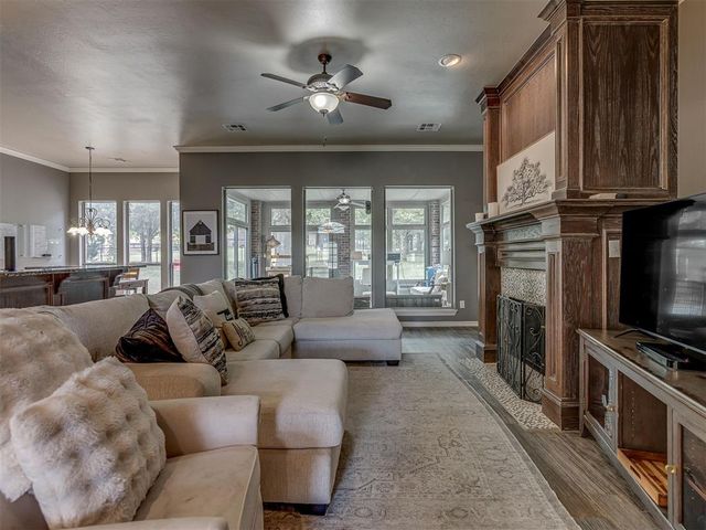 8762 Palermo Drive, Edmond, OK 73034