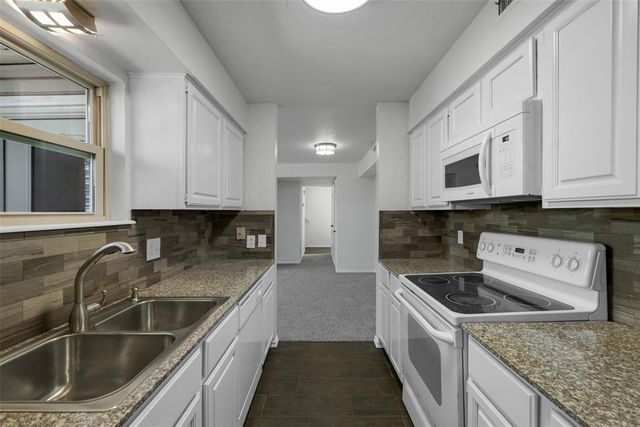 11418 Benttree Circle, Oklahoma City, OK 73120