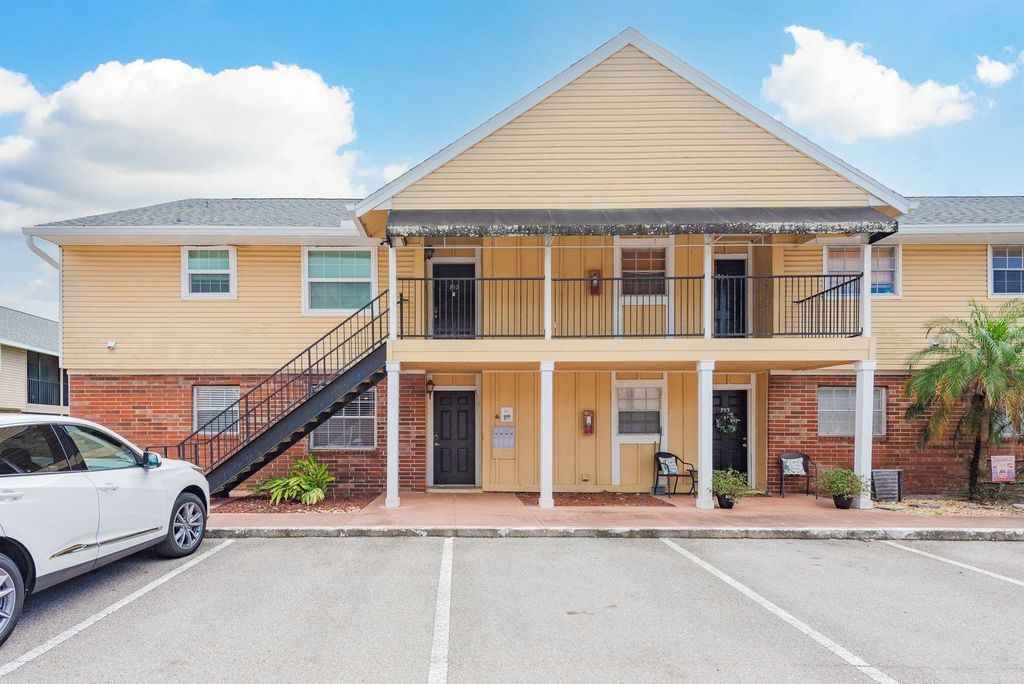 200 COUNTRY CLUB DRIVE 701, Largo, FL 33771