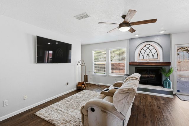 2557 Sandia Loop NE, Rio Rancho, NM 87144