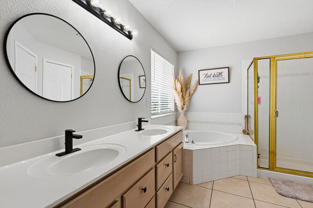 2557 Sandia Loop NE, Rio Rancho, NM 87144