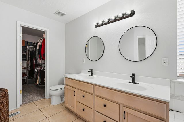 2557 Sandia Loop NE, Rio Rancho, NM 87144