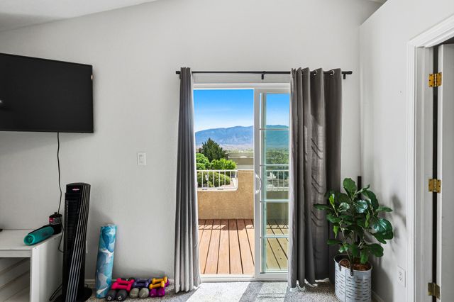 2557 Sandia Loop NE, Rio Rancho, NM 87144