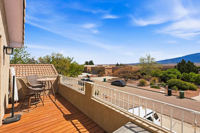 2557 Sandia Loop NE, Rio Rancho, NM 87144