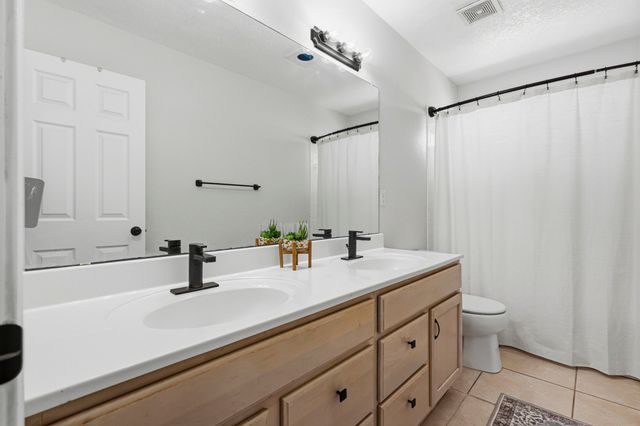 2557 Sandia Loop NE, Rio Rancho, NM 87144