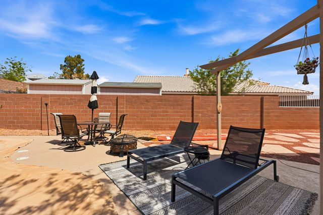 2557 Sandia Loop NE, Rio Rancho, NM 87144