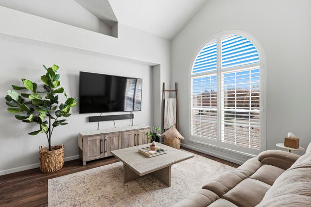 2557 Sandia Loop NE, Rio Rancho, NM 87144