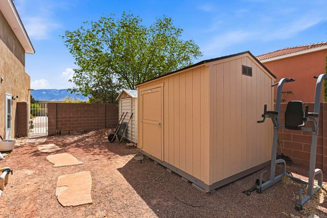 2557 Sandia Loop NE, Rio Rancho, NM 87144
