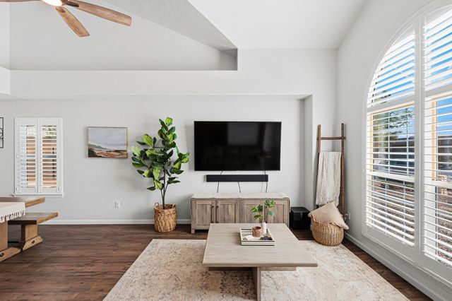 2557 Sandia Loop NE, Rio Rancho, NM 87144