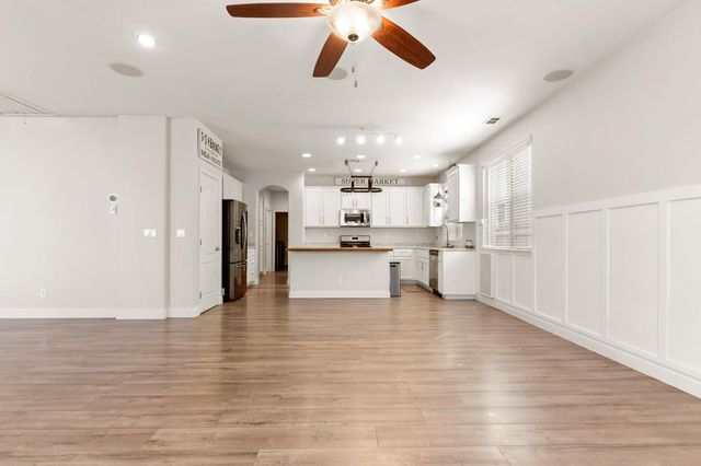 1595 SE Three Rivers Dr, Marysville, CA 95901