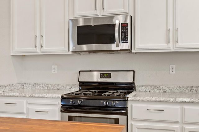 1595 SE Three Rivers Dr, Marysville, CA 95901