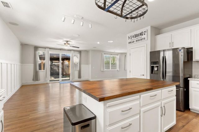 1595 SE Three Rivers Dr, Marysville, CA 95901