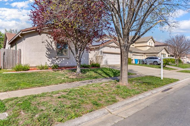 1595 SE Three Rivers Dr, Marysville, CA 95901