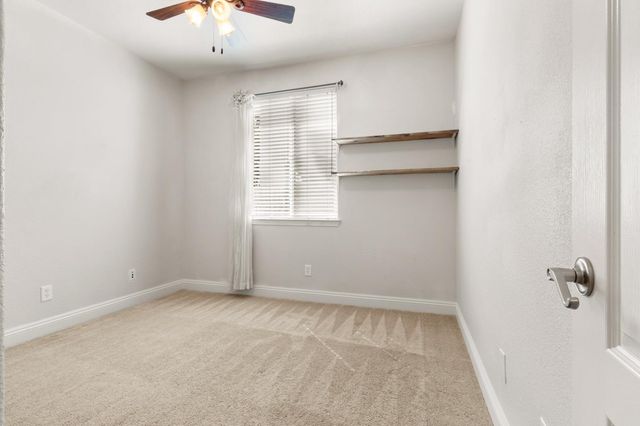 1595 SE Three Rivers Dr, Marysville, CA 95901