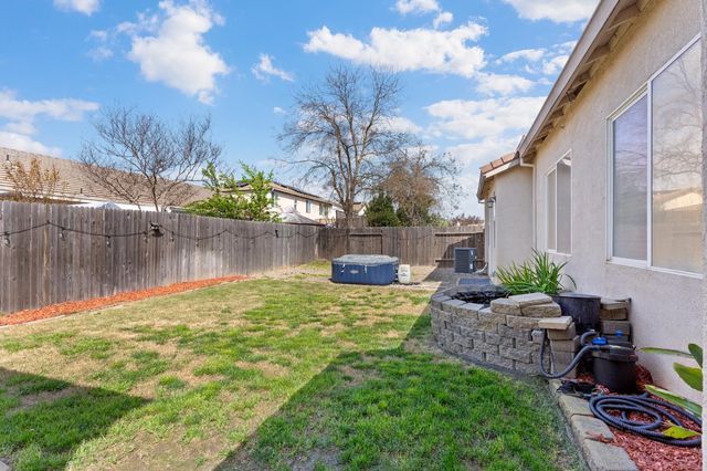 1595 SE Three Rivers Dr, Marysville, CA 95901