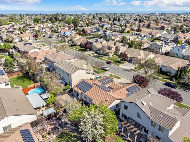 1595 SE Three Rivers Dr, Marysville, CA 95901