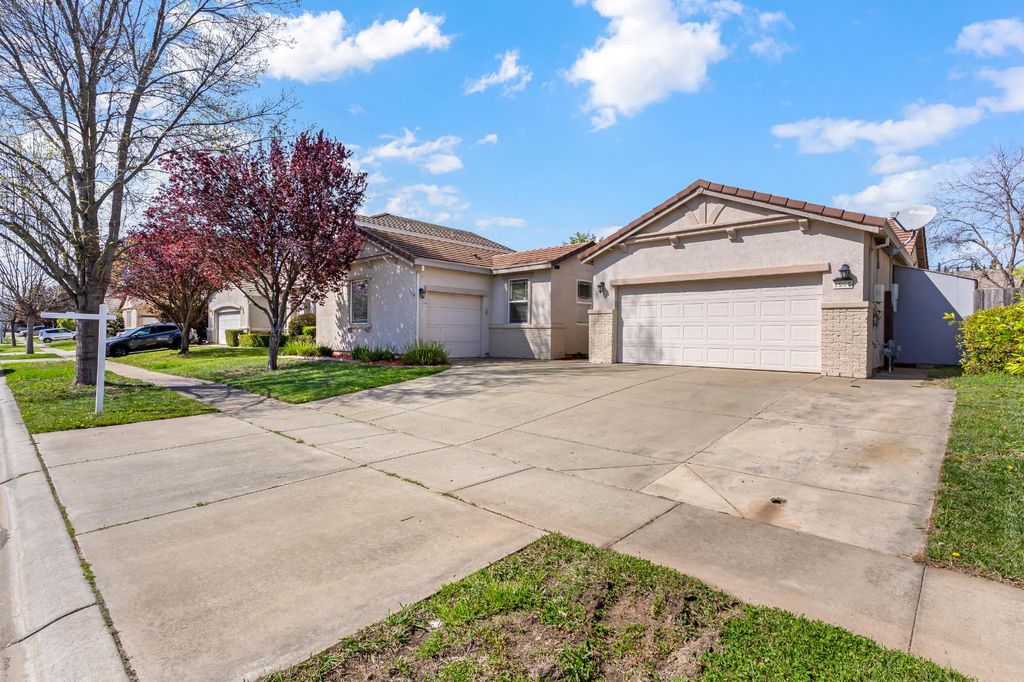 1595 SE Three Rivers Dr, Marysville, CA 95901