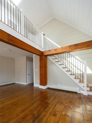 4 Pleasant Lane, Poughkeepsie, NY 12603