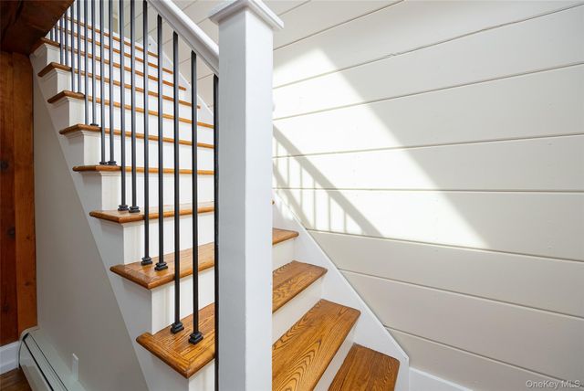 4 Pleasant Lane, Poughkeepsie, NY 12603