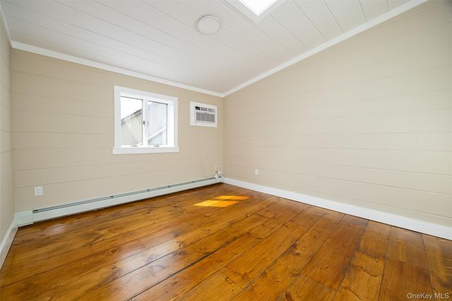 4 Pleasant Lane, Poughkeepsie, NY 12603