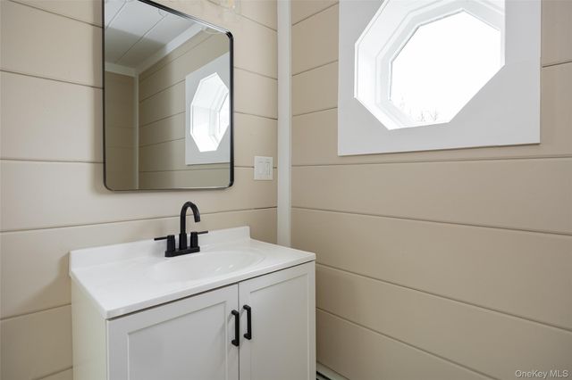 4 Pleasant Lane, Poughkeepsie, NY 12603