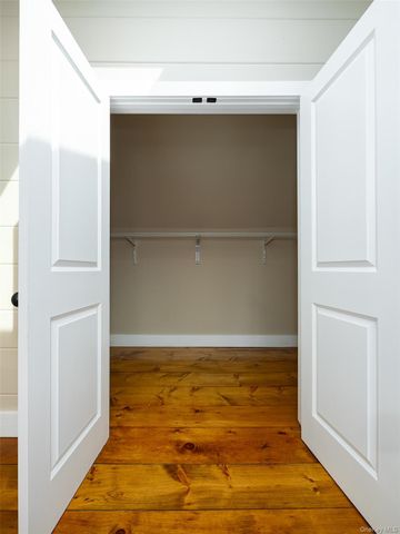 4 Pleasant Lane, Poughkeepsie, NY 12603