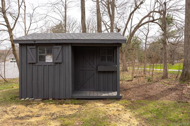 4 Pleasant Lane, Poughkeepsie, NY 12603