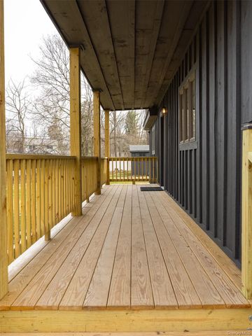 4 Pleasant Lane, Poughkeepsie, NY 12603