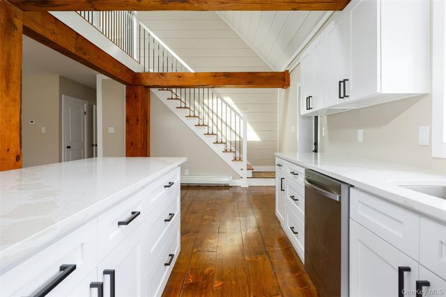 4 Pleasant Lane, Poughkeepsie, NY 12603