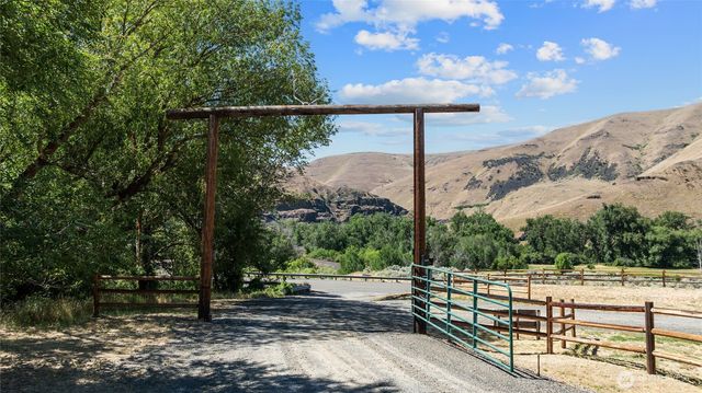 23001 SR 821, Ellensburg, WA 98926