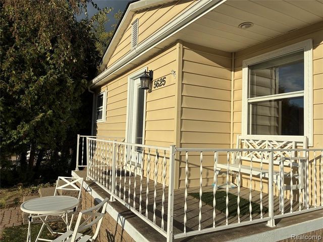 5625 Putnam Drive, West Bloomfield, MI 48323