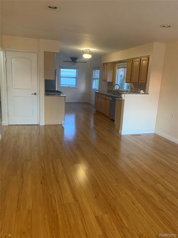 5625 Putnam Drive, West Bloomfield, MI 48323