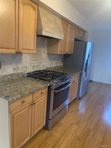 5625 Putnam Drive, West Bloomfield, MI 48323