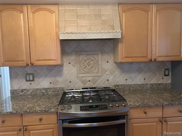 5625 Putnam Drive, West Bloomfield, MI 48323