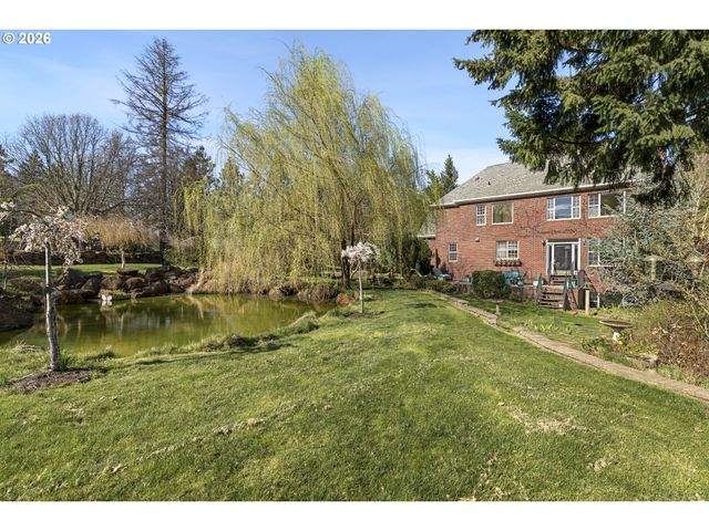 4050 SYLVESTER Dr, Hood River, OR 97031